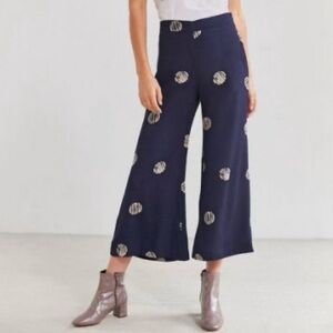 NWT! Silence and noise! High Waist Navy Flare Pant